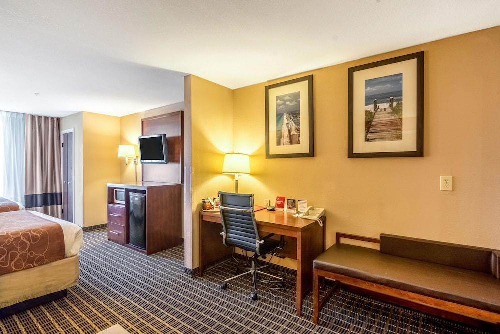 Comfort Suites Panama City Beach photo 52