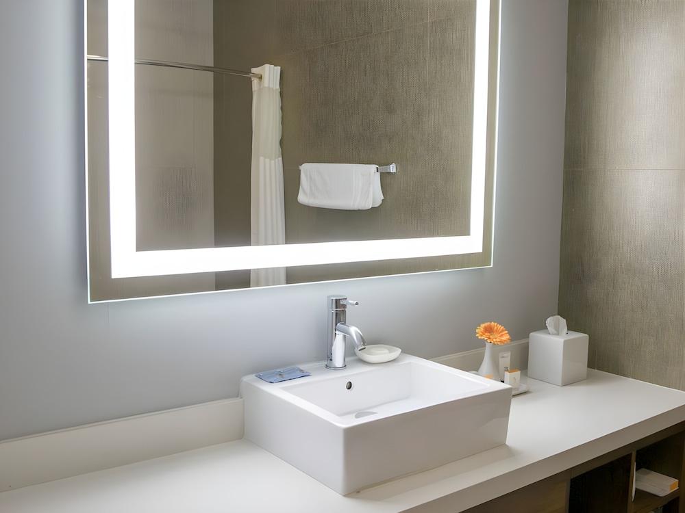 BLVD Hotel and Studios Universal-Hollywood, an Ascend Collection Hotel photo 65