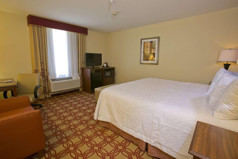 Hampton Inn & Suites Wiggins photo 12