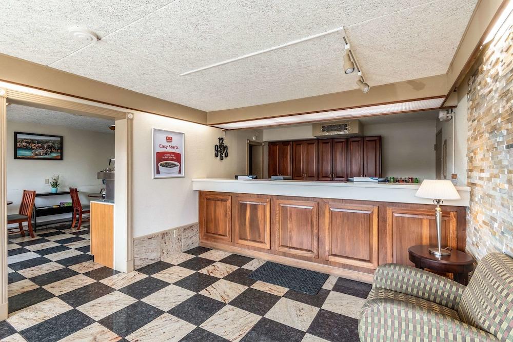 Econo Lodge Zanesville Downtown photo 2