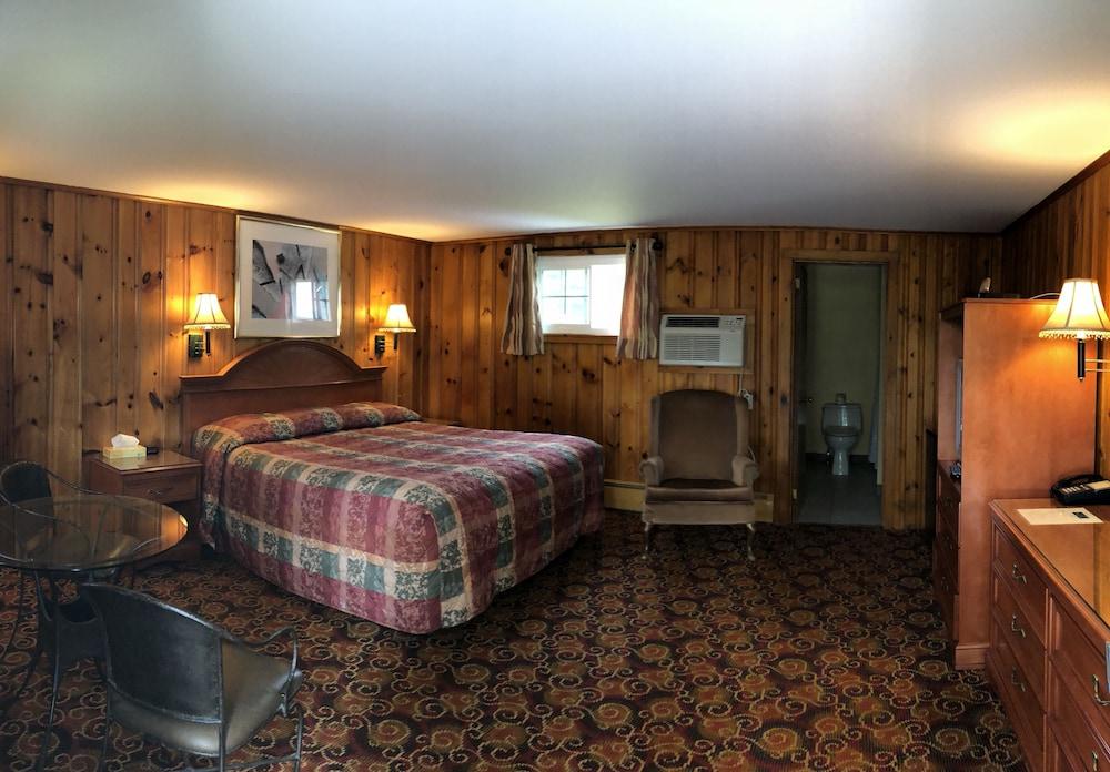 Lantern House Motel photo 12