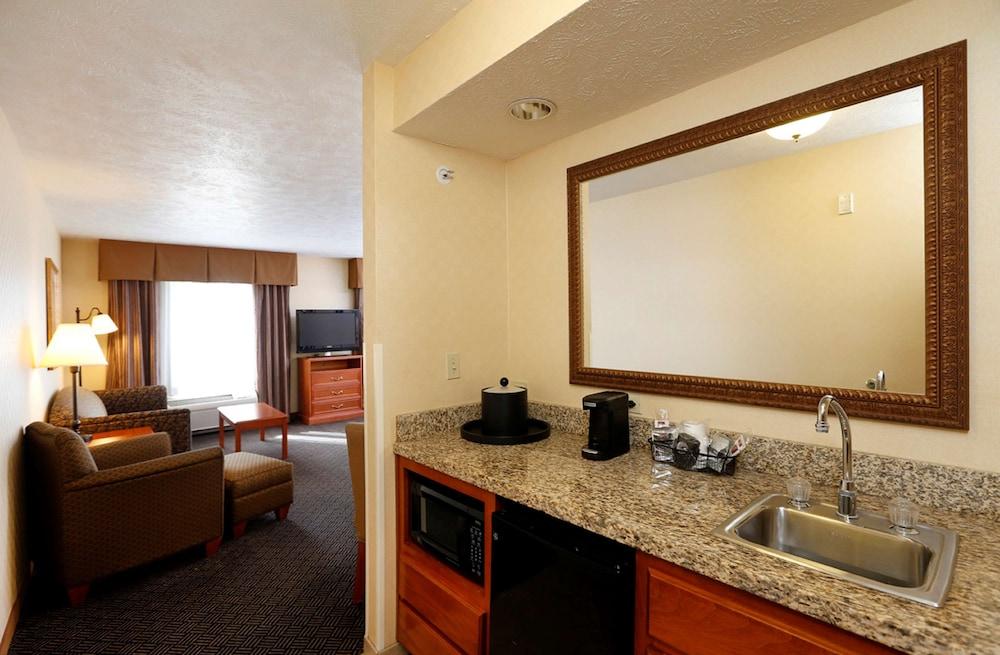 Hampton Inn Waterloo Cedar Valley photo 58