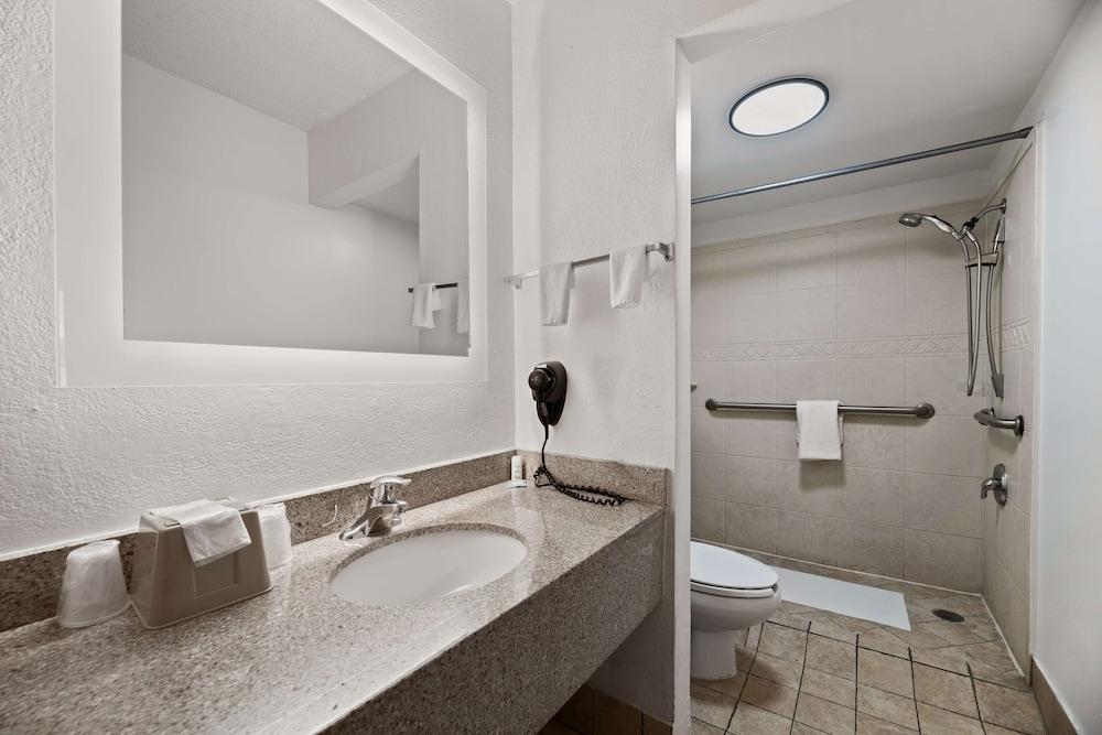 Americas Best Value Inn Orlando photo 22