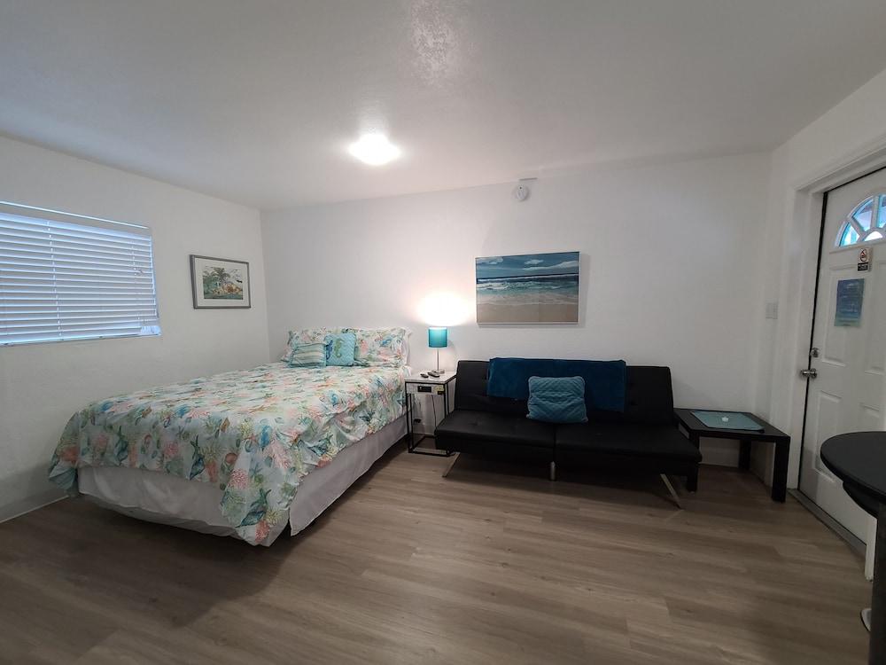 Sun Island Motel photo 86