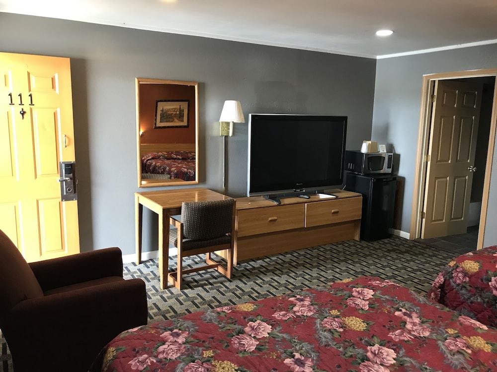 Economy Inn Motel photo 11