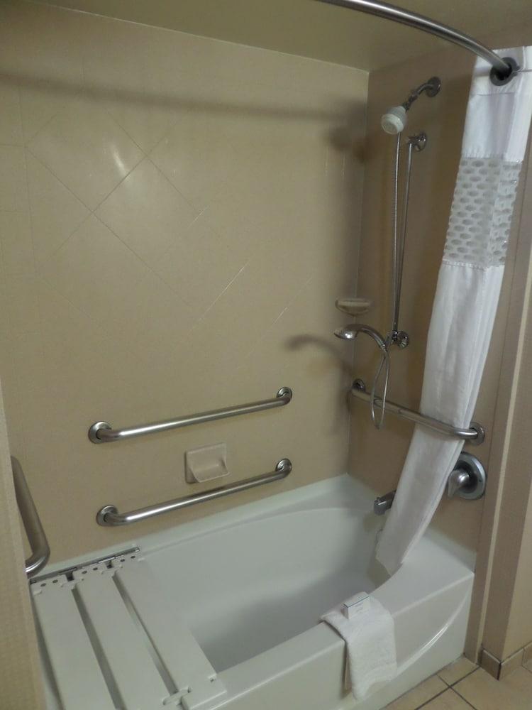Hampton Inn & Suites Bakersfield/Hwy 58, CA photo 22
