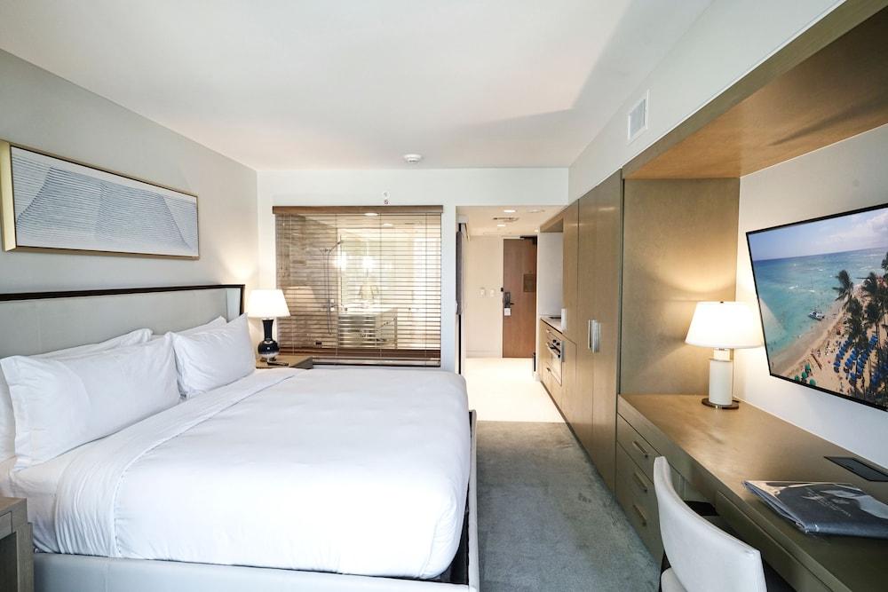 Real Select at the Ritz Carlton Residences, Waikiki Beach photo 29