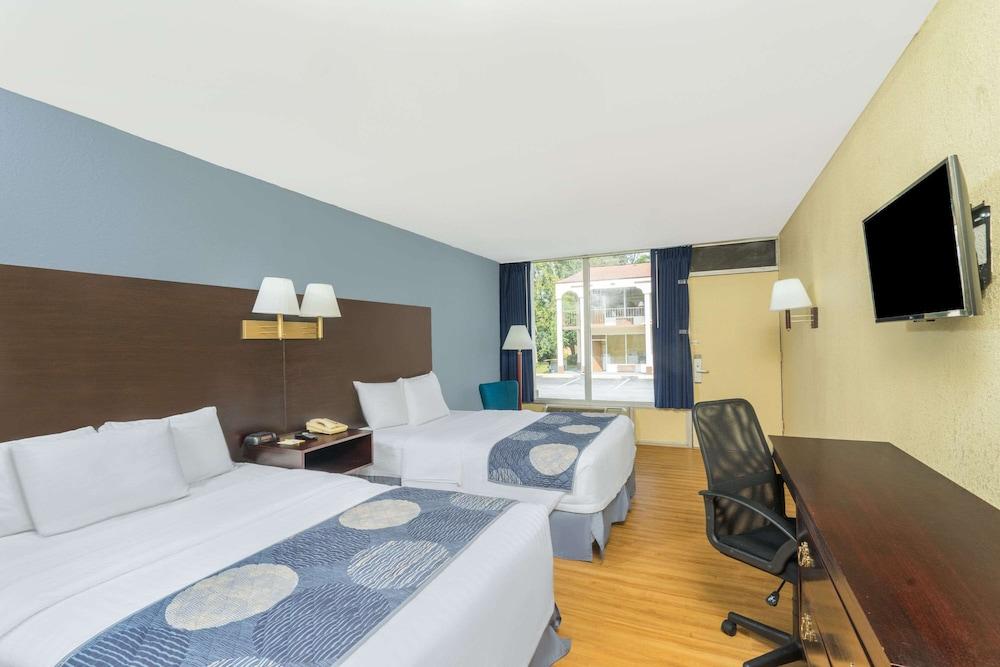 Days Inn by Wyndham Statesville photo 9