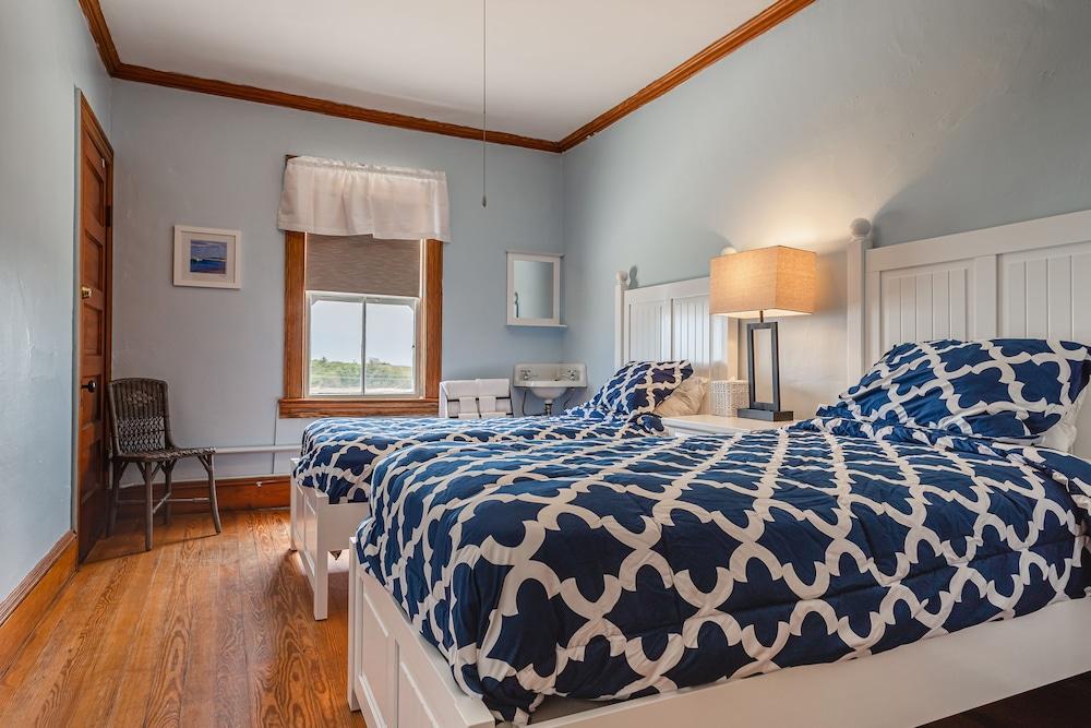 Narragansett Inn photo 44