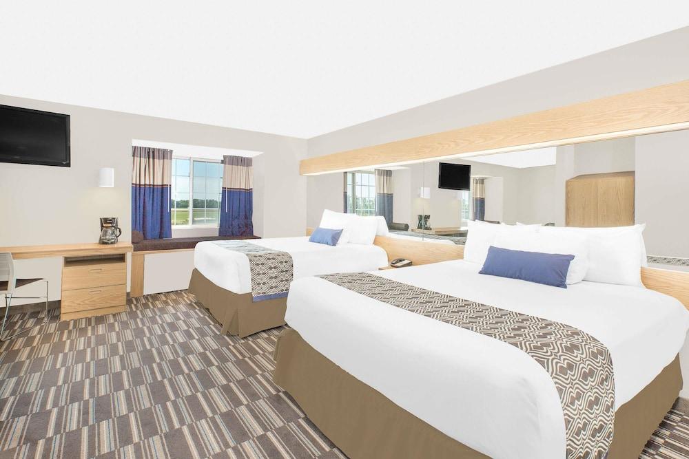 Microtel Inn & Suites by Wyndham Ames photo 15