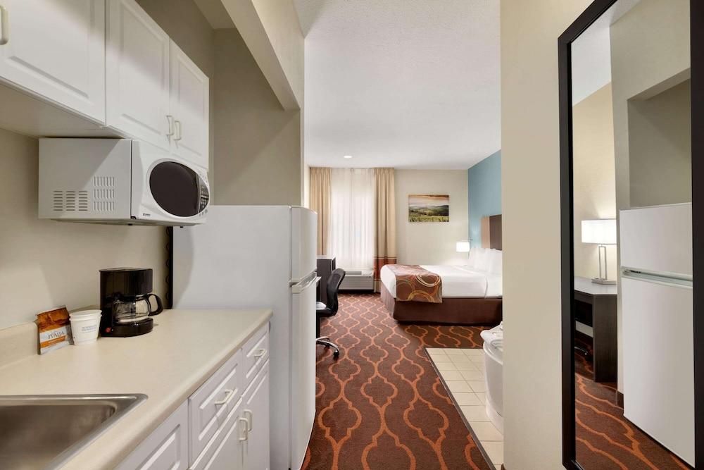 Baymont by Wyndham Grovetown Augusta photo 44