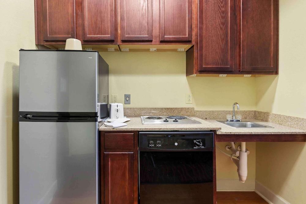 Extended Stay America Premier Suites Lakeland I4 photo 28