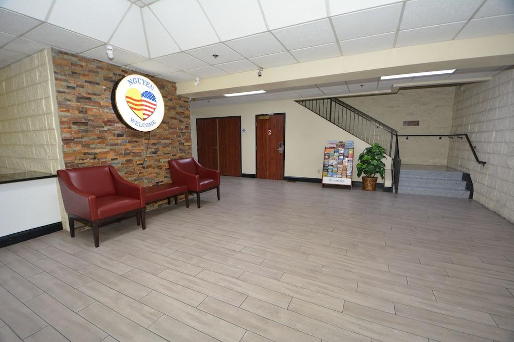 Golden Hotel and Conference Centre photo 8