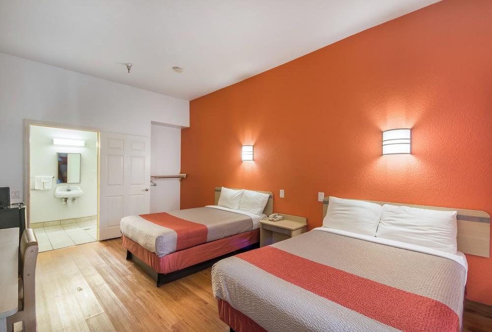 Americas Best Value Inn & Suites Humble photo 24