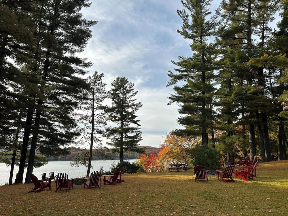 Paddler's Rest Lakeside Cabins and Hotel photo 79