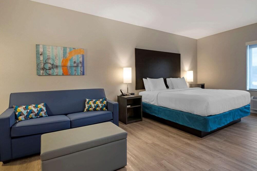 MainStay Suites Cincinnati University - Uptown photo 6