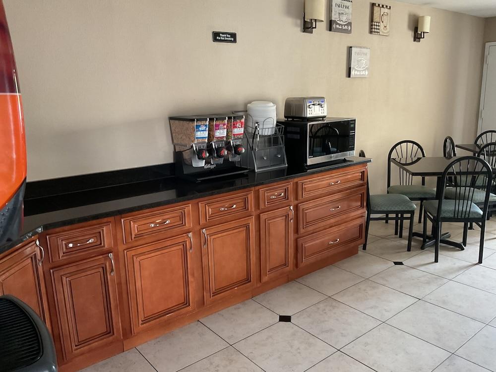 Super 8 by Wyndham Chattanooga/East Ridge photo 25