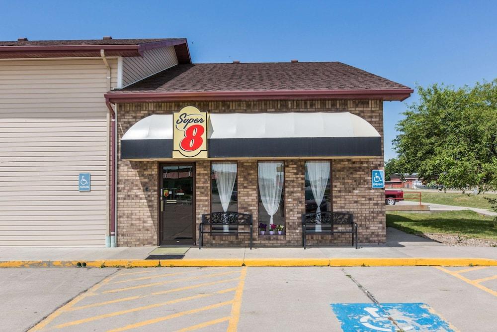 Super 8 by Wyndham Wayne photo 11