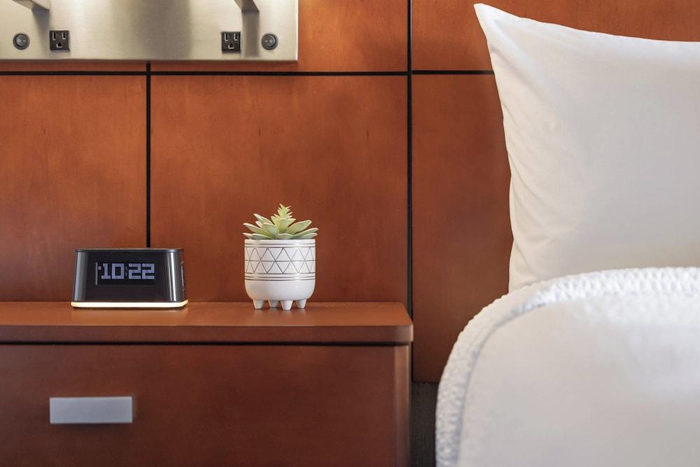 Courtyard Marriott Greenville photo 5