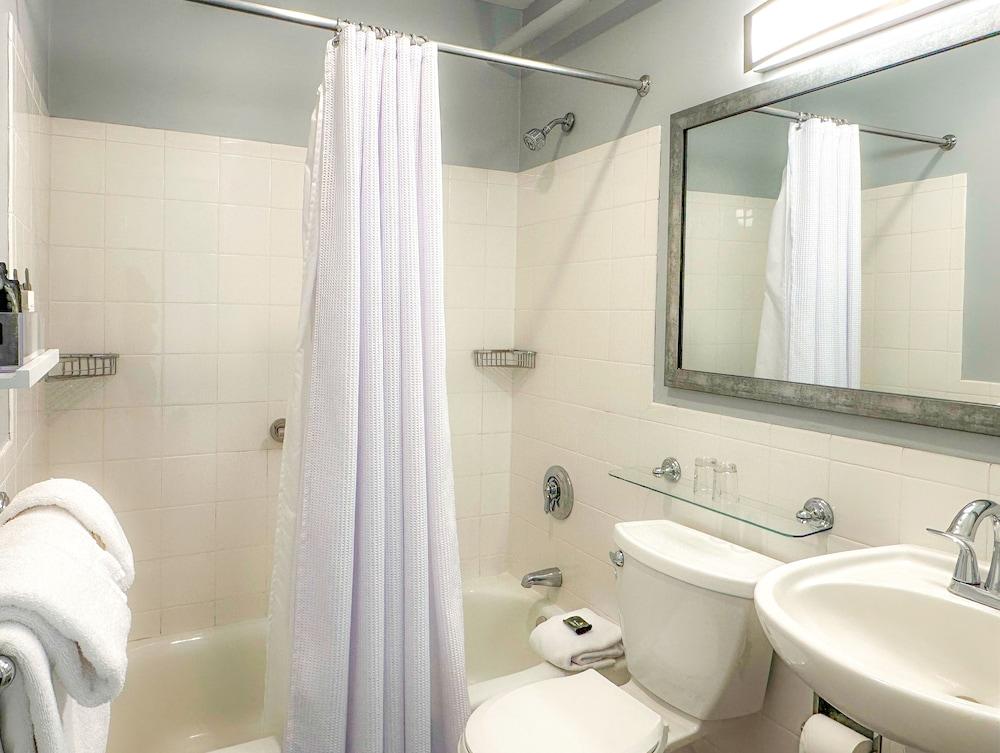 Harborside Inn photo 30