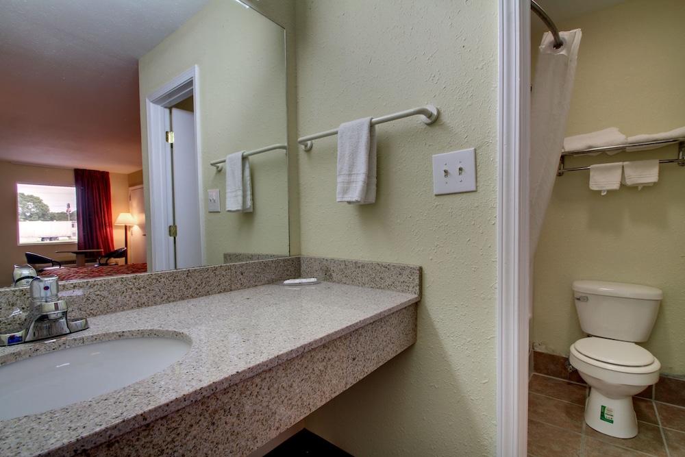 Key West Inn - Montgomery photo 6