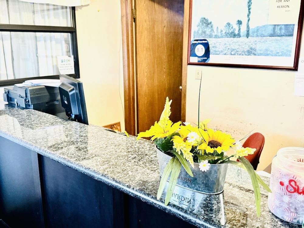 Americas Best Value Inn Jay photo 2