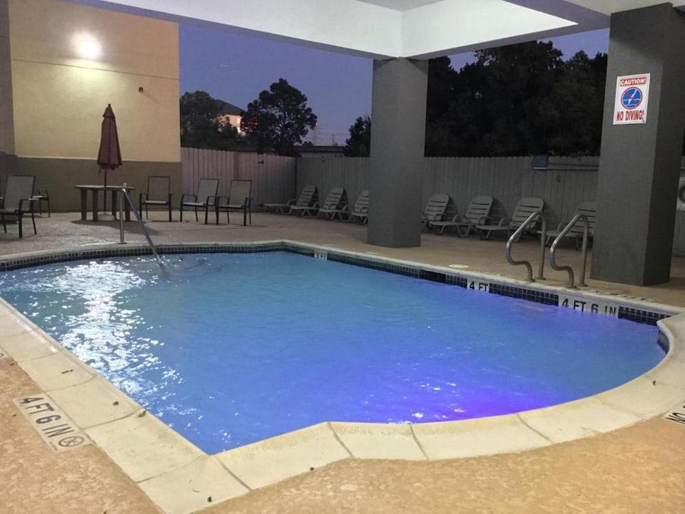 Sonesta Essential IAH Airport JFK Boulevard photo 9