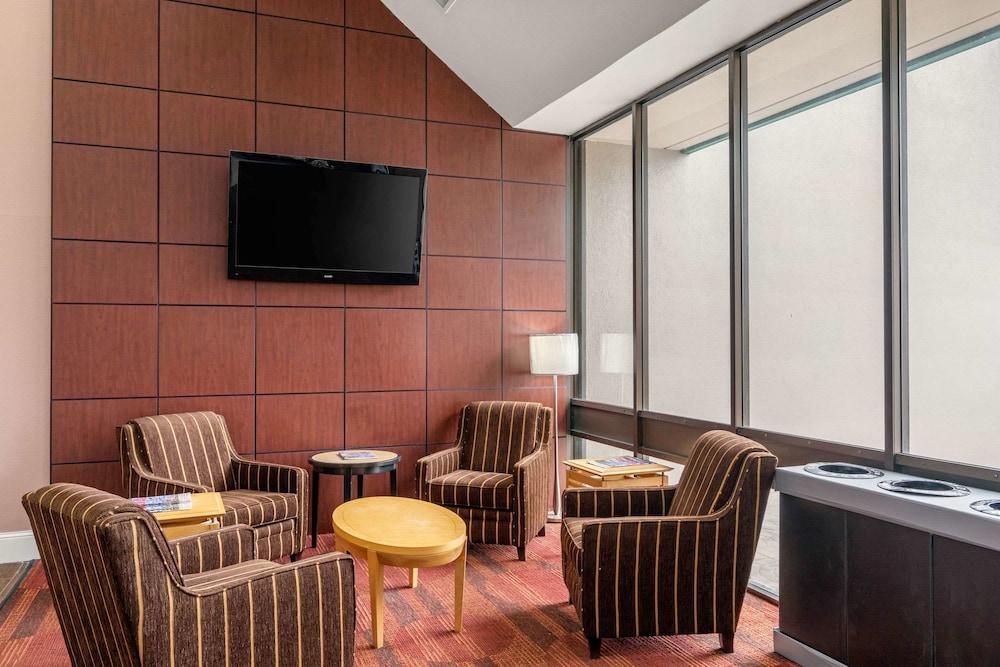 Quality Inn Tyler - Lindale photo 2