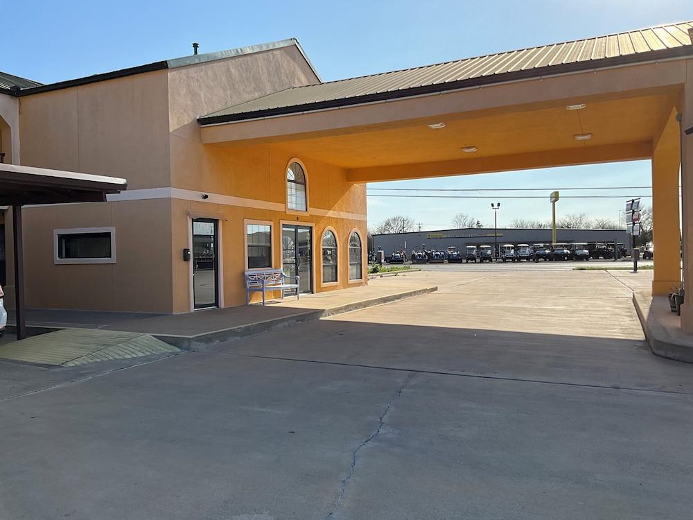 Executive inn & Suites photo 30