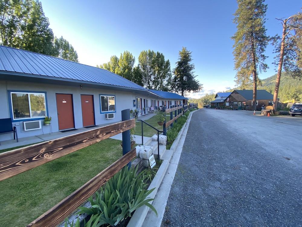 Columbia Point Resort photo 7