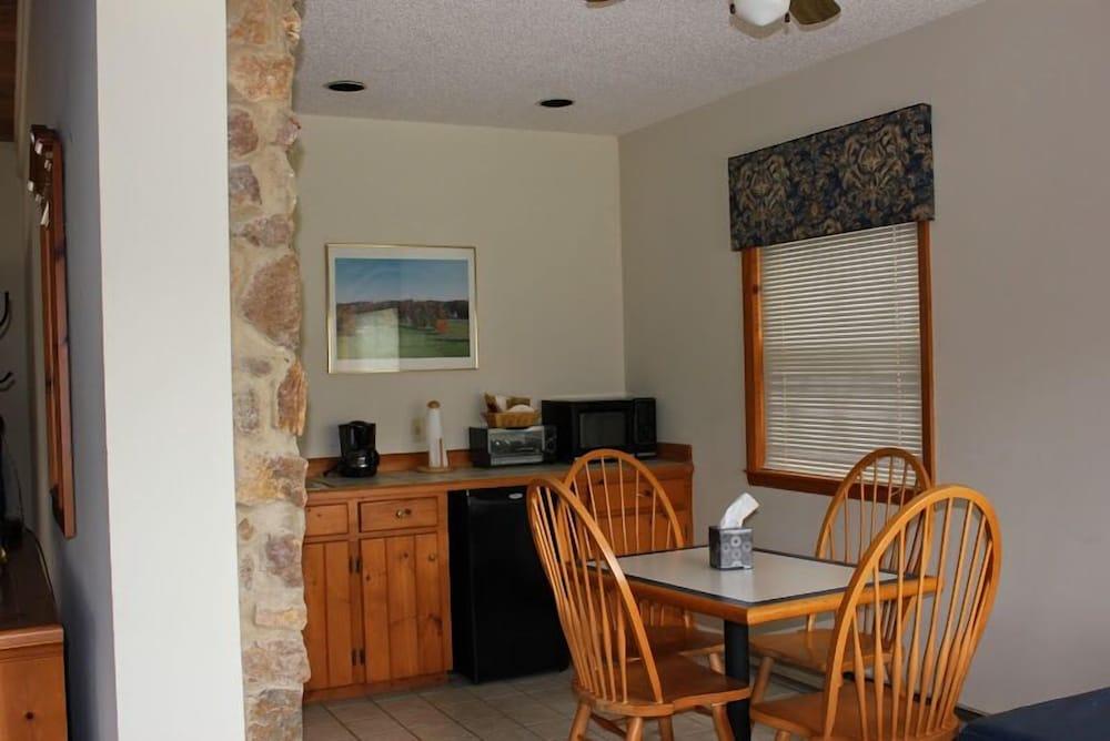 High Meadows Inn photo 18