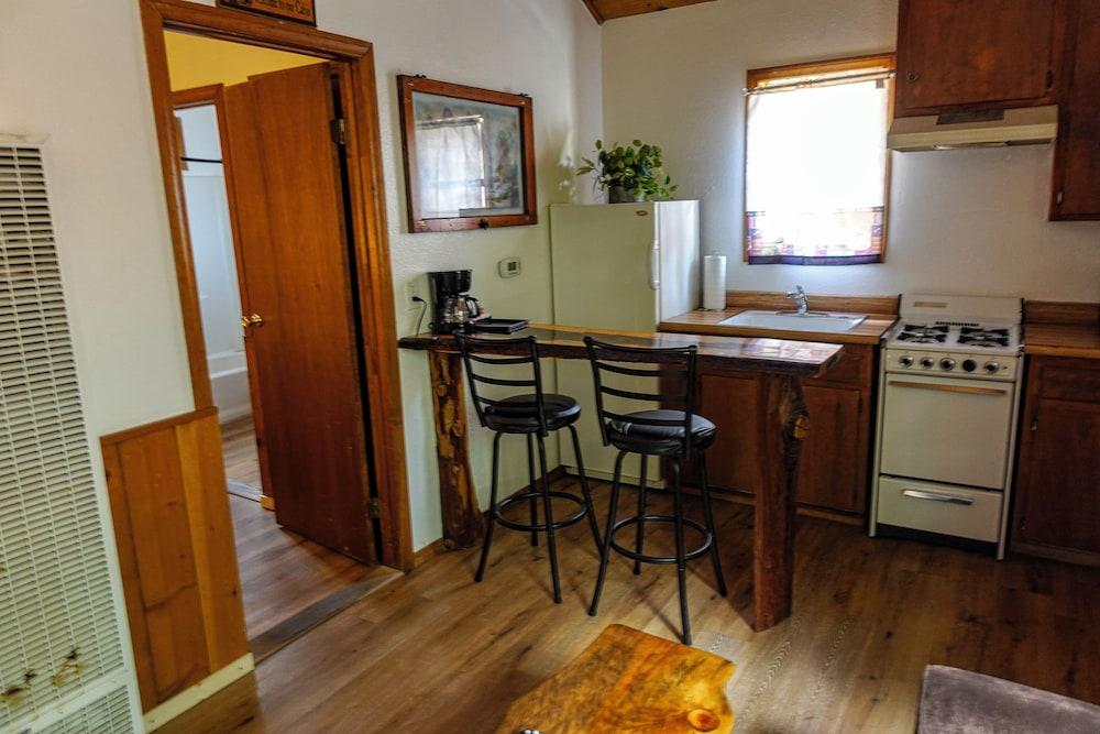 Sleepy Hollow Cabins and Hotel photo 10