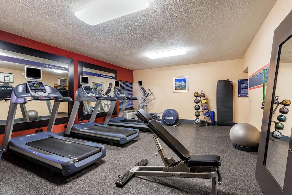 Hampton Inn Milwaukee-Airport photo 19