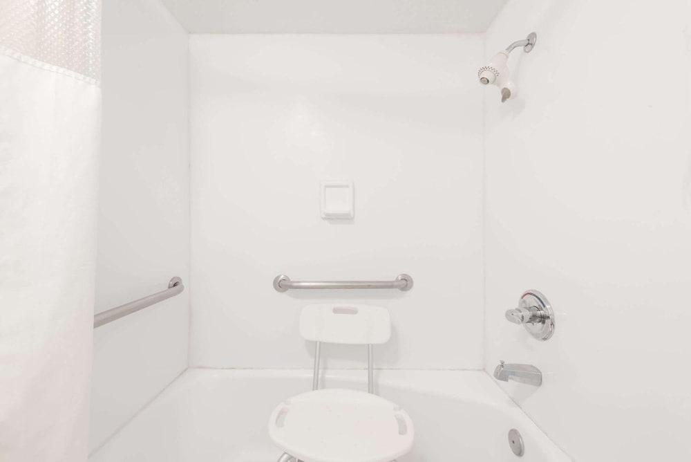 Relax Inn Mineral Wells photo 29
