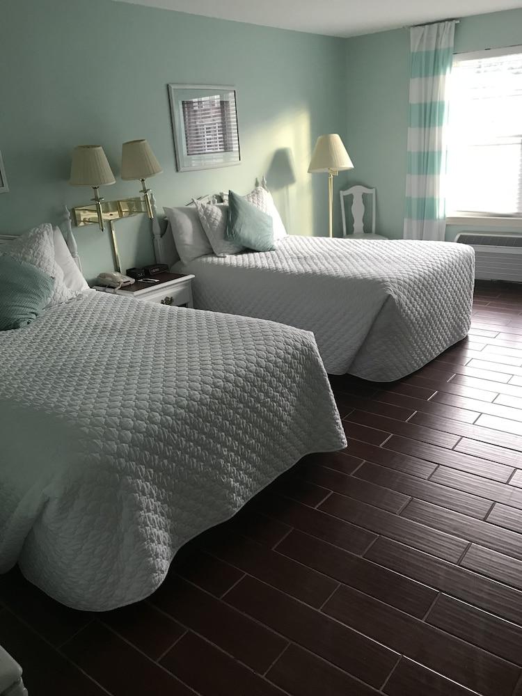 French Quarter Inn photo 17