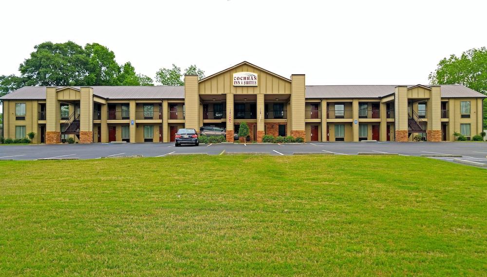 Cochran Inn & Suites photo 1