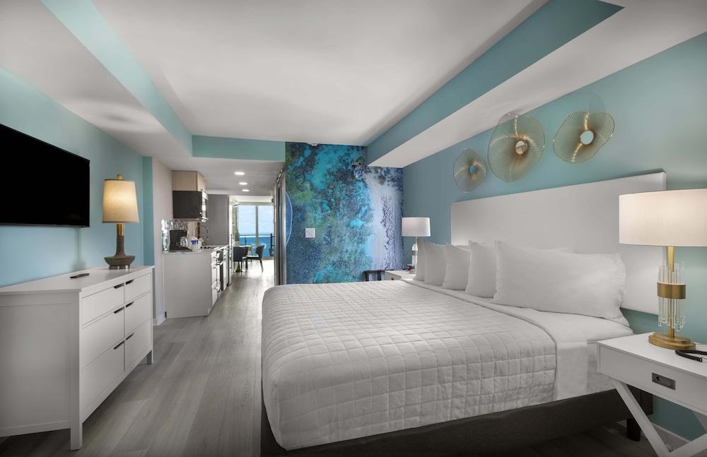 Crown Reef Beach Resort and Waterpark photo 44