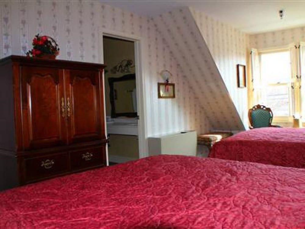 Inn on Mackinac photo 74