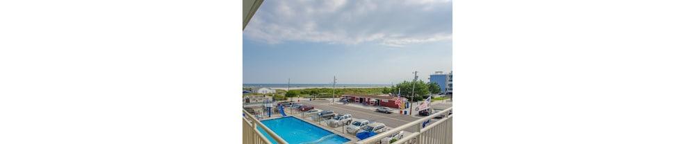 Attache Motel photo 68