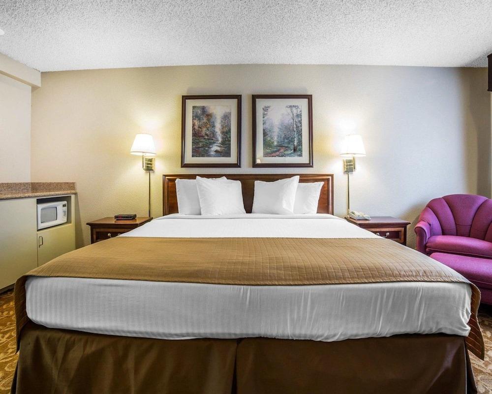 Quality Inn & Suites Minden photo 10