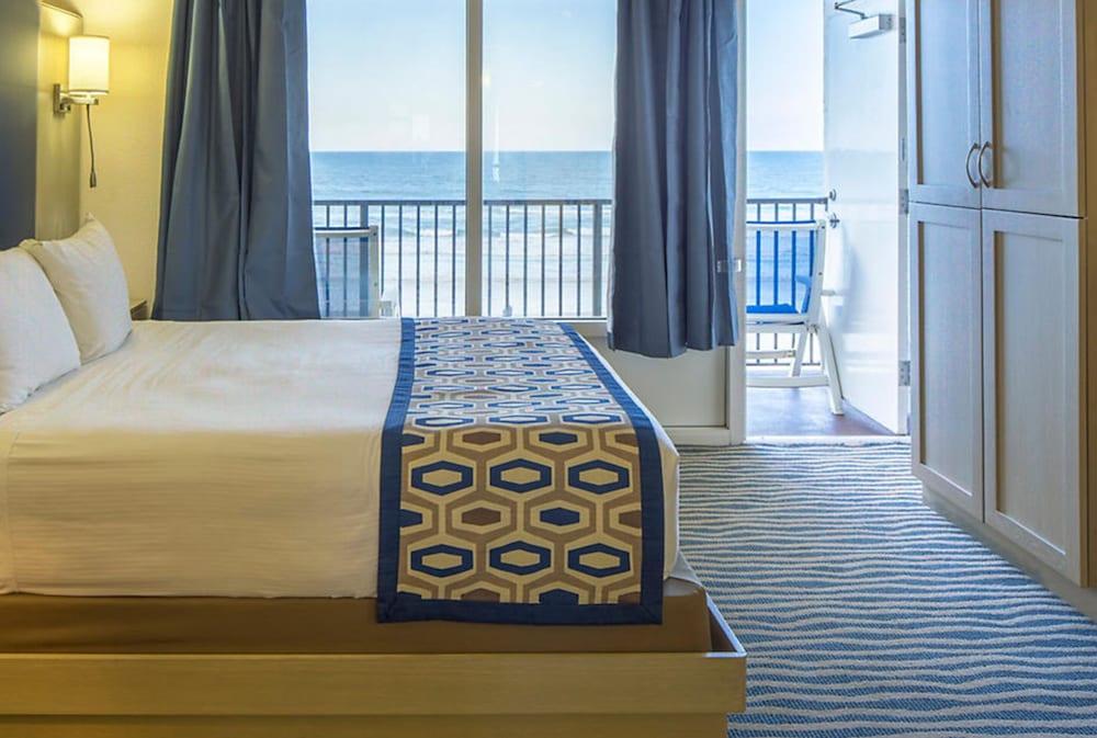 Dolphin Beach Club photo 2