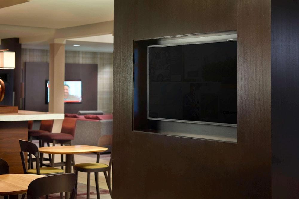 Sonesta Select Atlanta Airport photo 17
