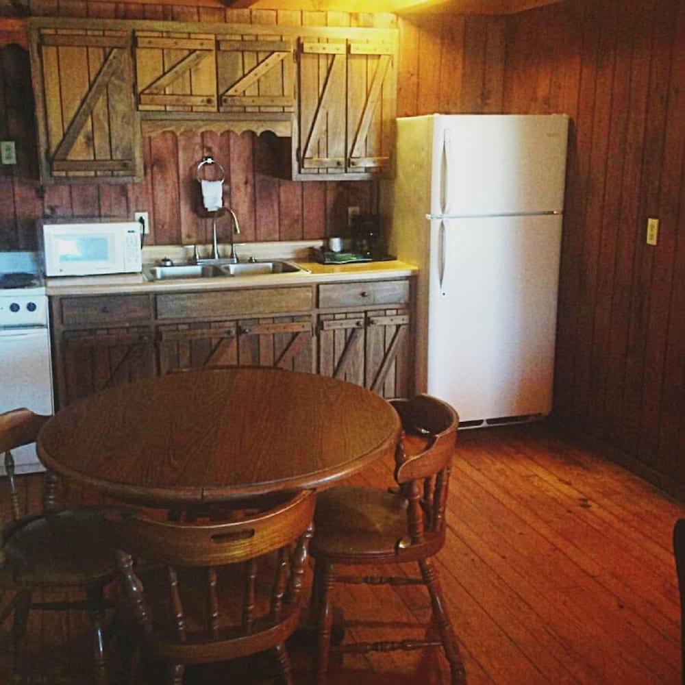 The Smokehouse Lodge and Cabins photo 30