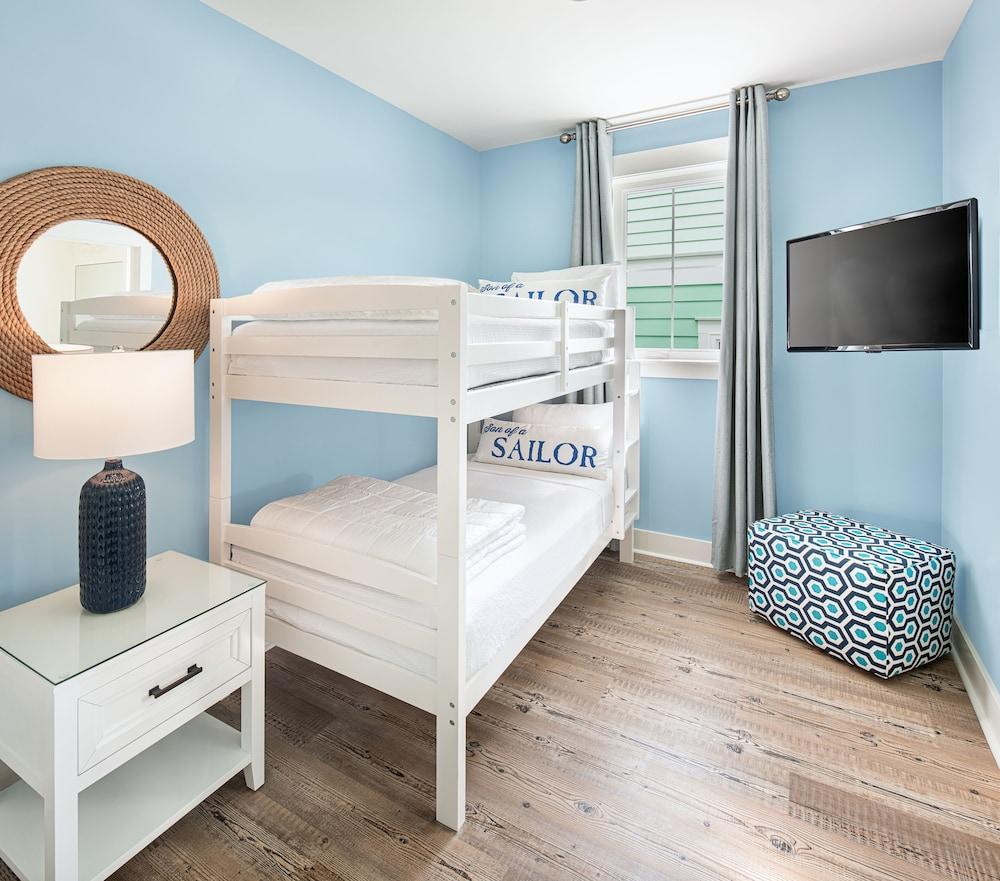 Margaritaville Beach Cottage Resort PCB photo 2