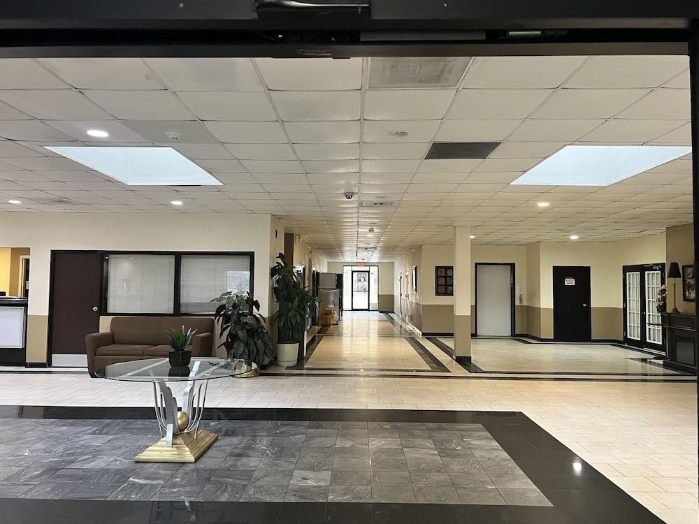 Homestay Inn and suites photo 1