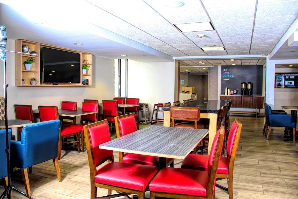 Holiday Inn Express Rochester - Greece by IHG photo 29