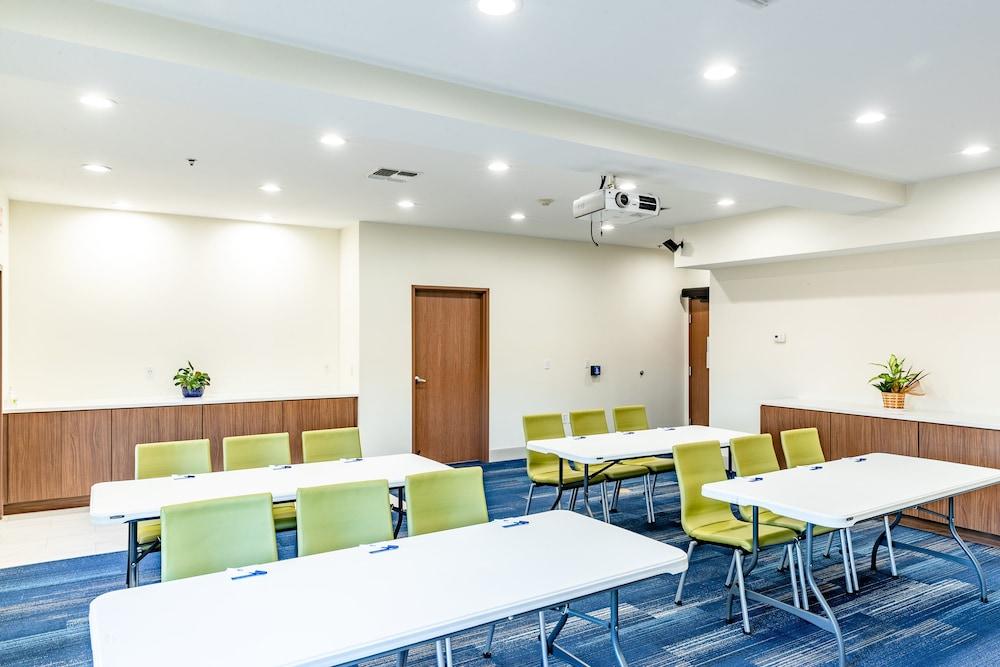 Holiday Inn Express Hereford by IHG photo 23