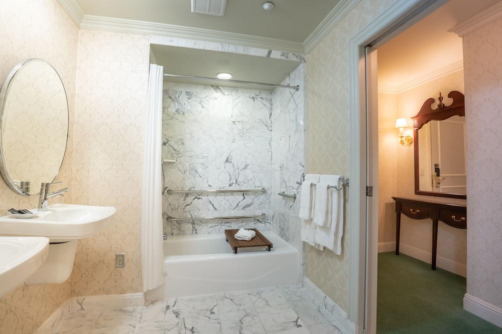 Bristol Hotel, Boutique Collection photo 37