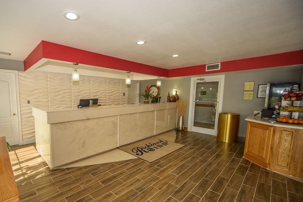 Richland Inn Lawrenceburg photo 3