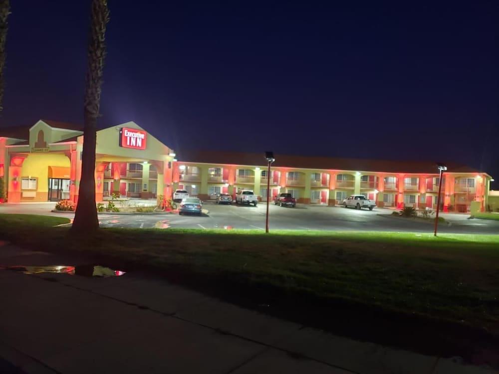 Executive Inn photo 36